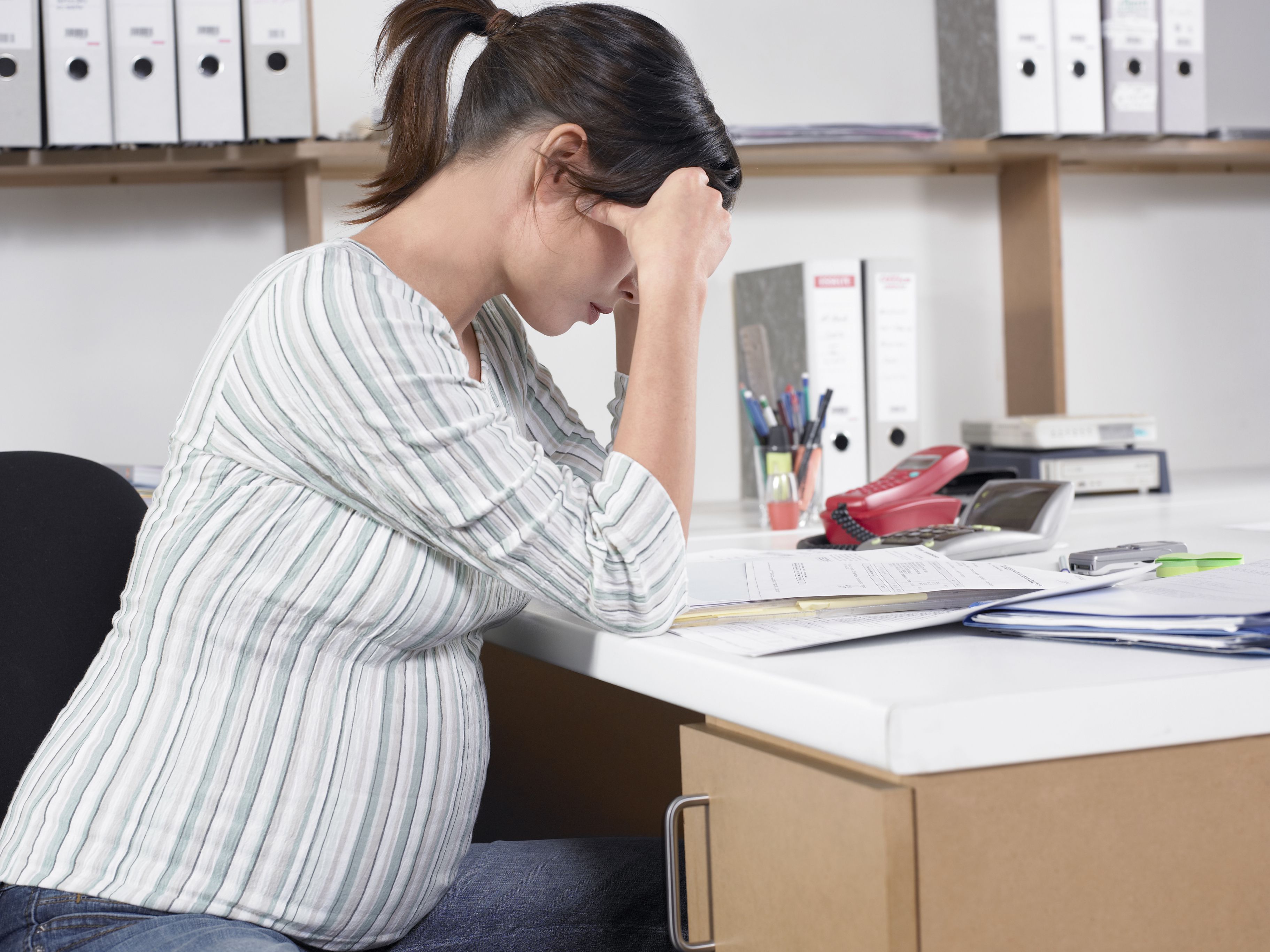 how-to-handle-morning-sickness-at-work