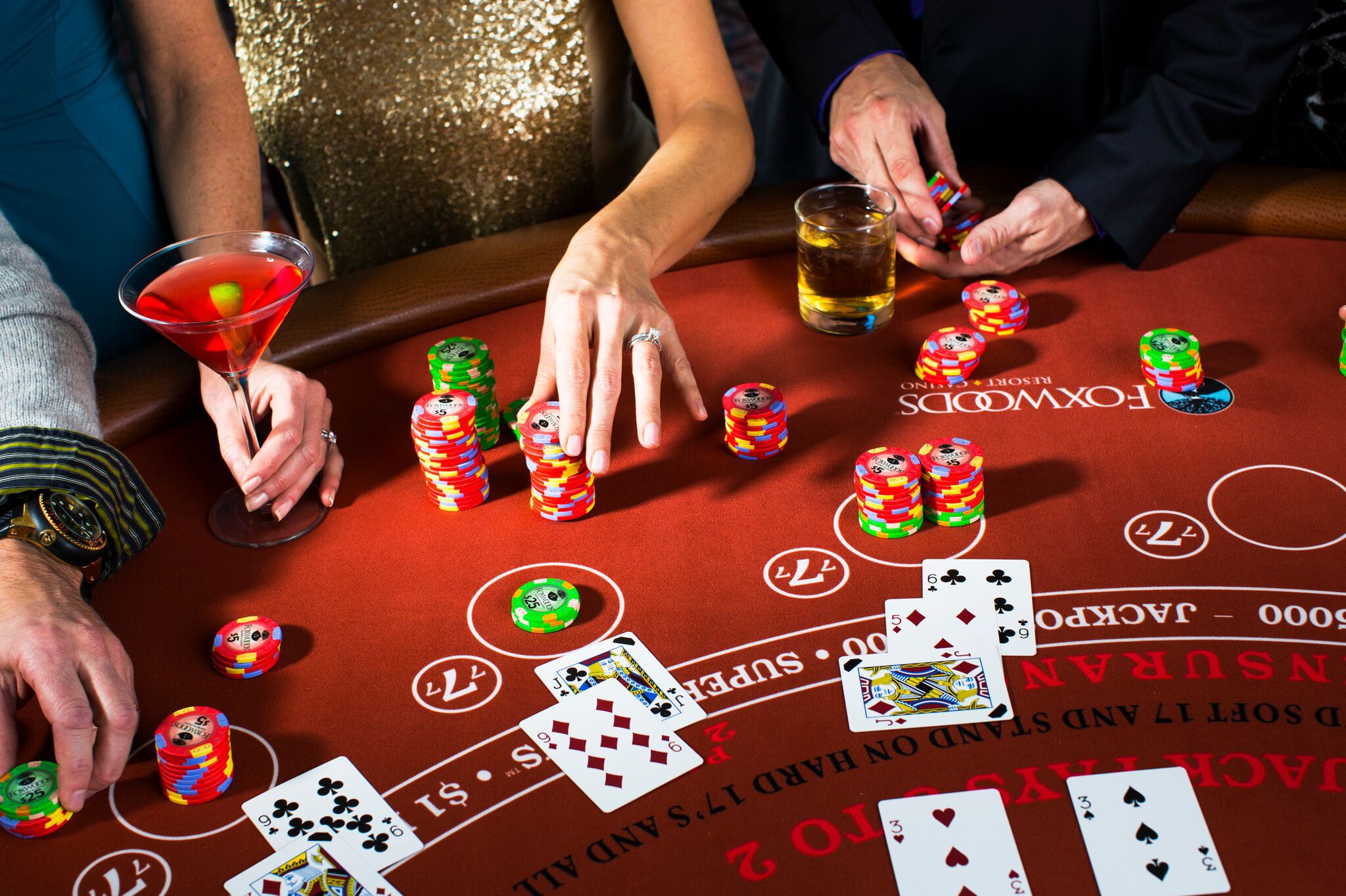 How to play blackjack with 2 players