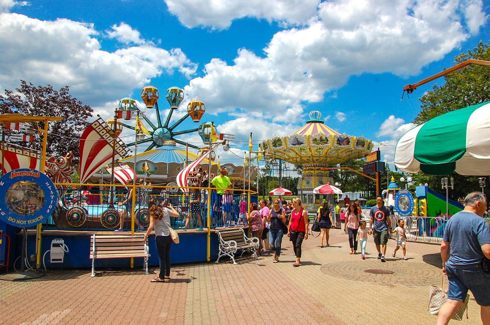 the-top-theme-parks-and-amusement-parks-in-new-york-state