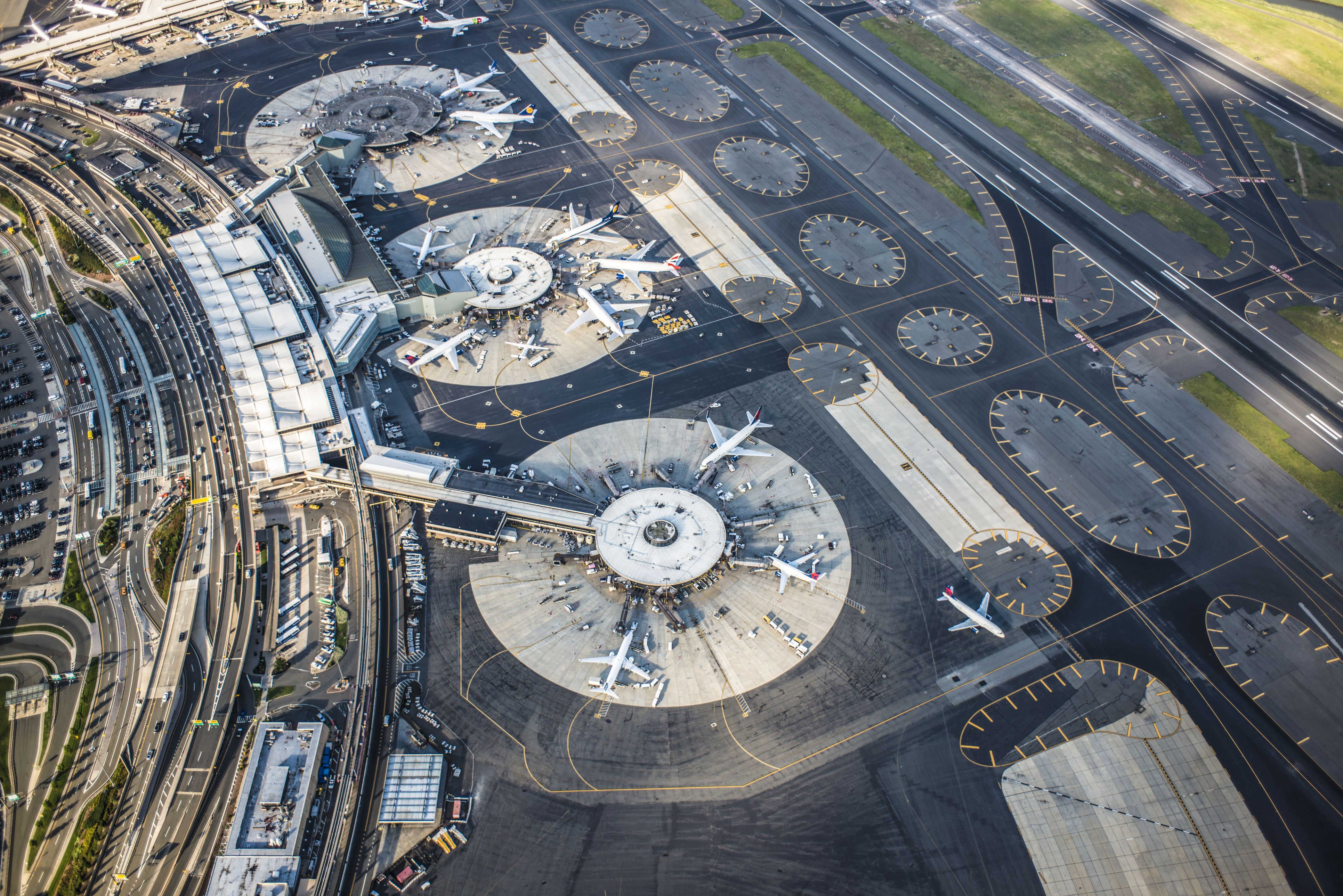 airports that service new york city