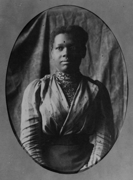 Pictures of African American Women - About 1900