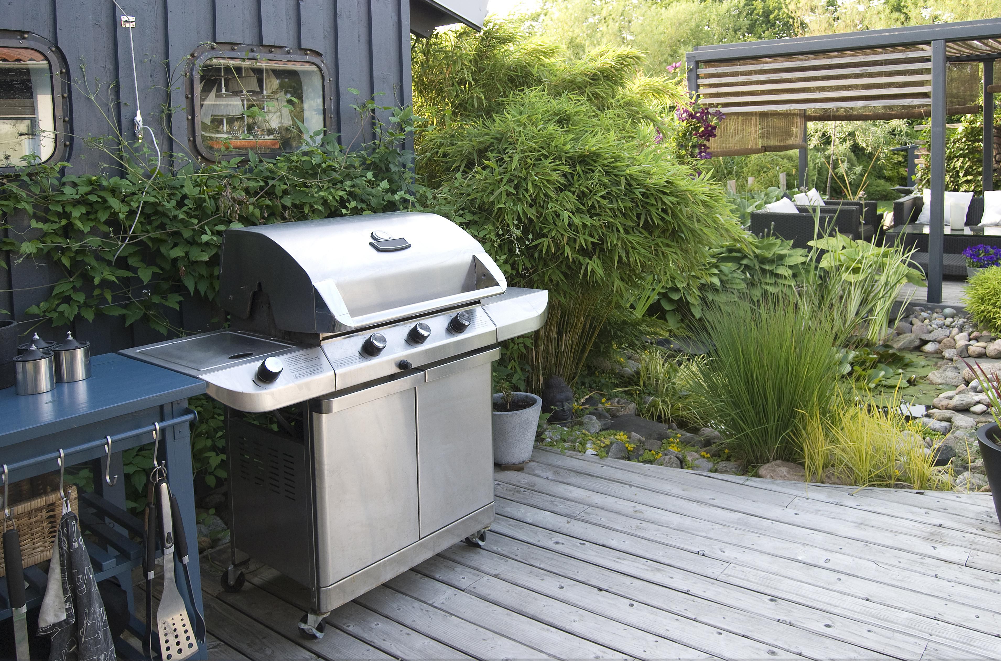 How to Clean a Stainless Steel Grill