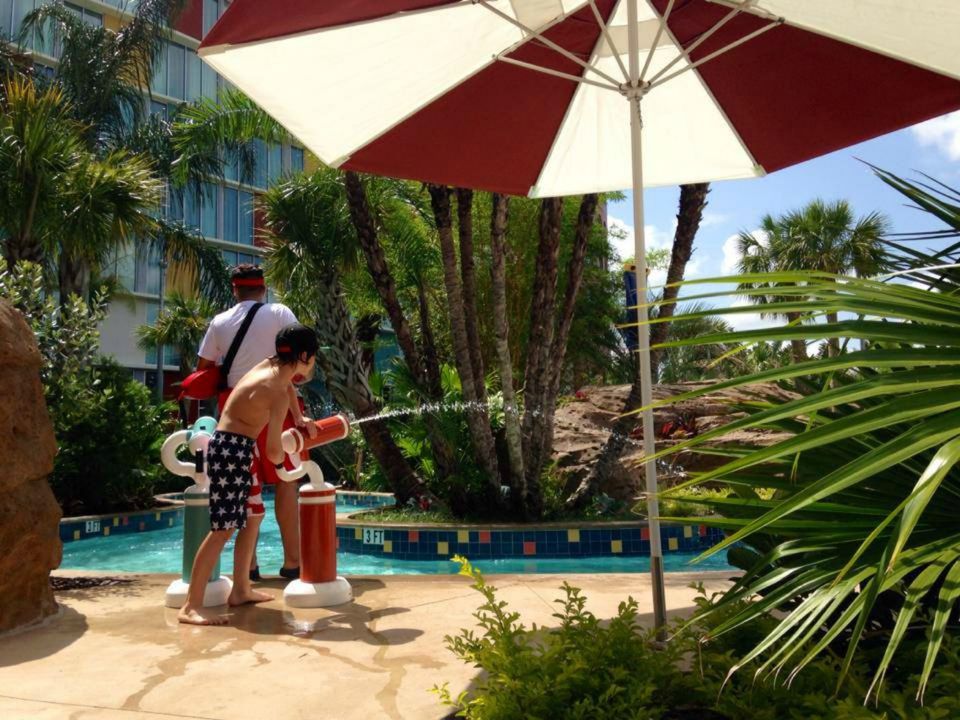 12 Orlando Hotels With Awesome Lazy Rivers