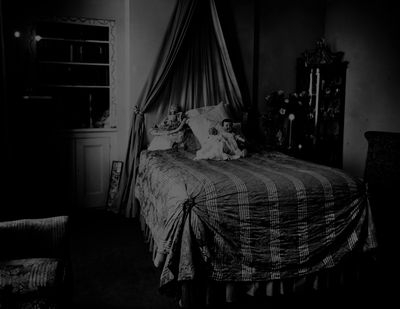 The Body Under The Bed - Urban Legends