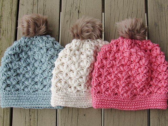 winter crochet hat pattern with blossoms