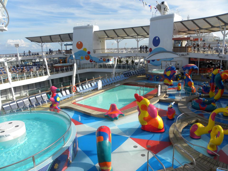 Oasis of the Seas Cruise Ship Outdoor Decks