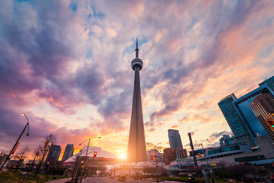 Risultati immagini per cn tower toronto