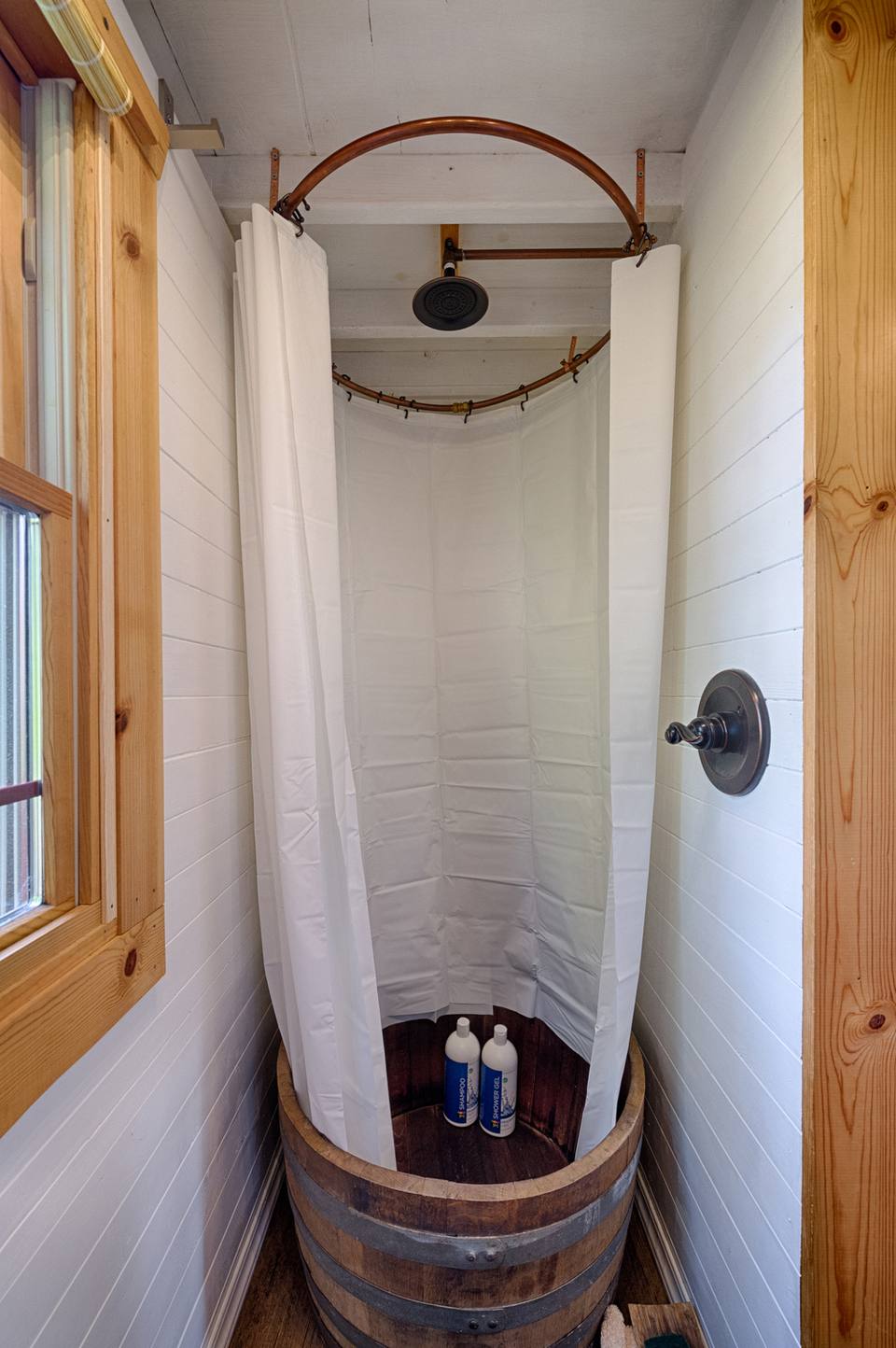 33 Small Shower Ideas for Tiny Homes and Tiny Bathrooms