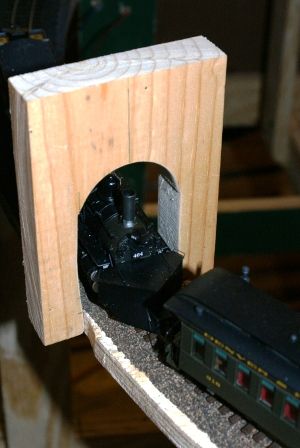 Download Tunnel Portals for Curved Tunnels for Model Trains