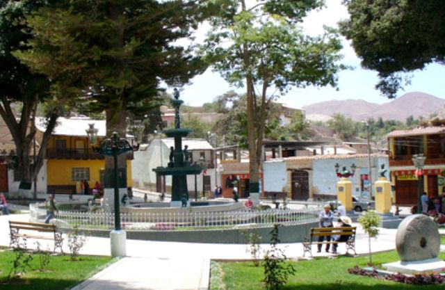 plaza-de-armas-de-moquegua.jpg