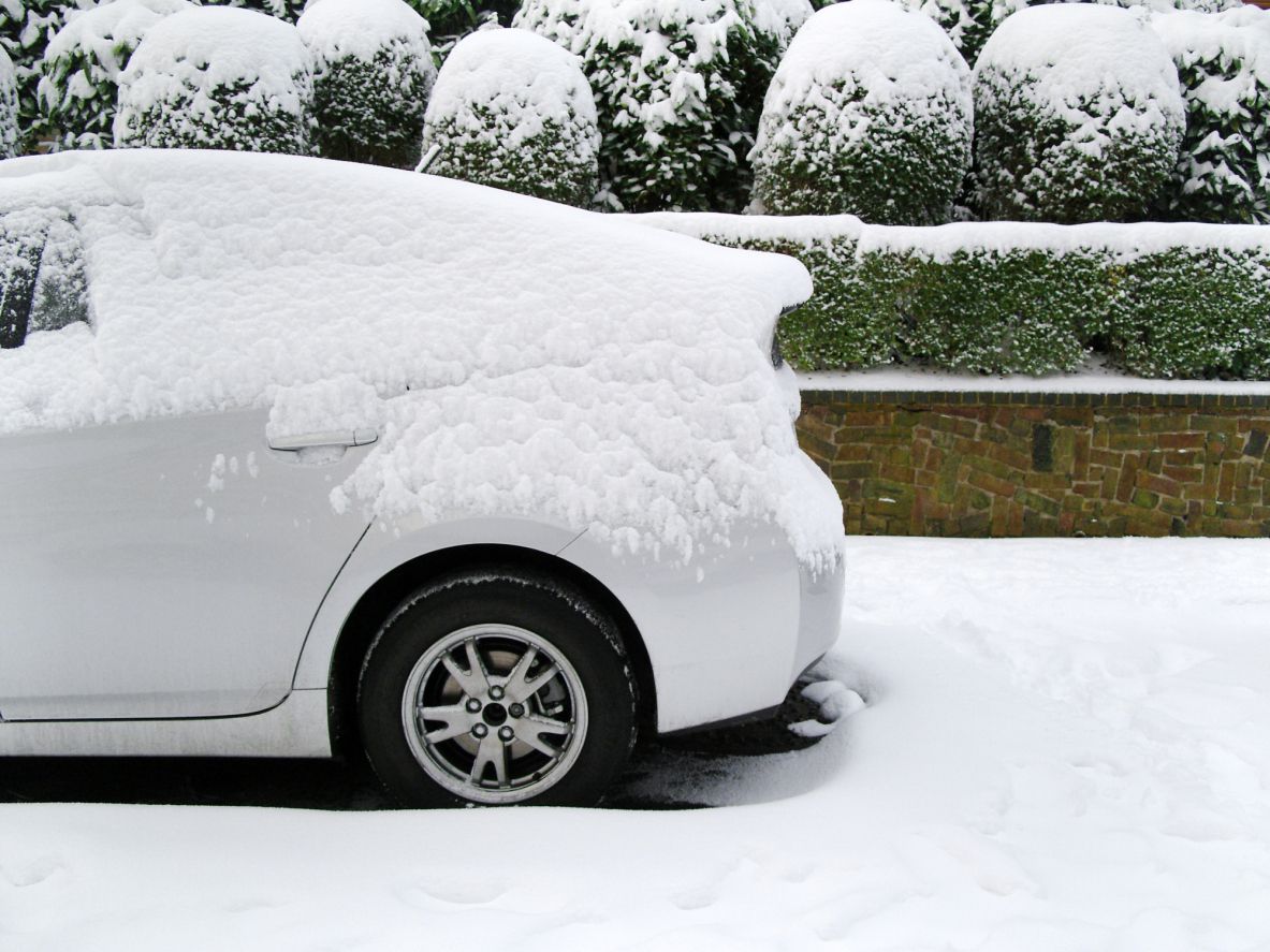 why-your-car-s-tires-lose-air-during-winter