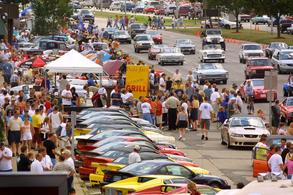 car cruise in detroit