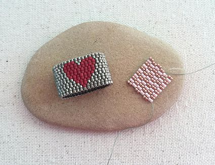 Download Peyote Stitch Heart Beaded Ring Pattern and Tutorial