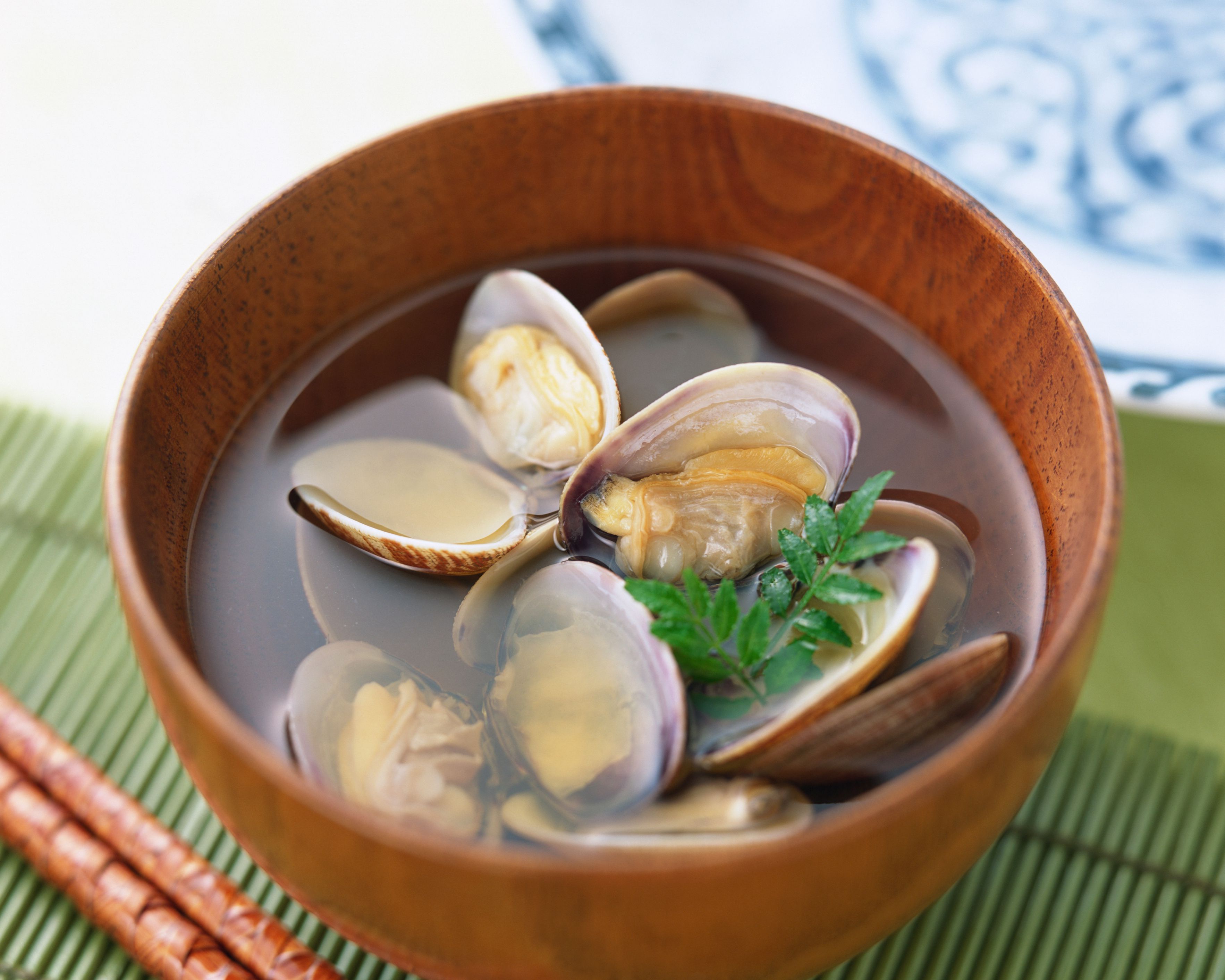 japanese-clam-soup-with-clear-broth