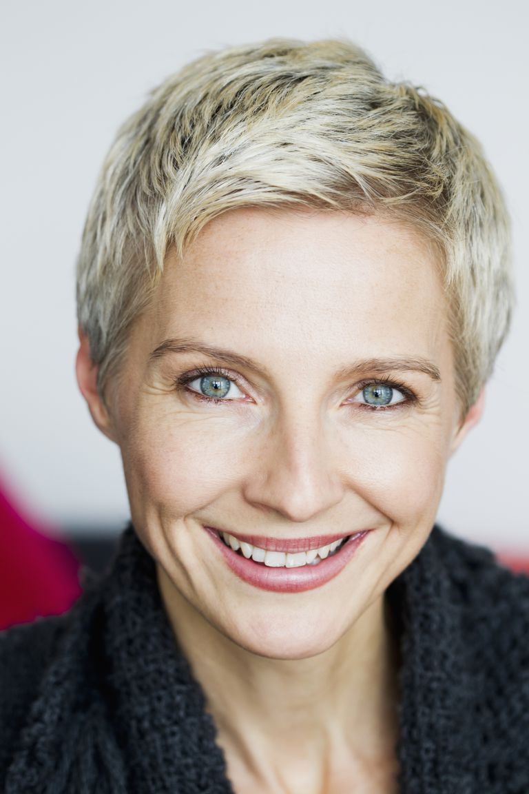 34 Gorgeous Short Haircuts for Women Over 50