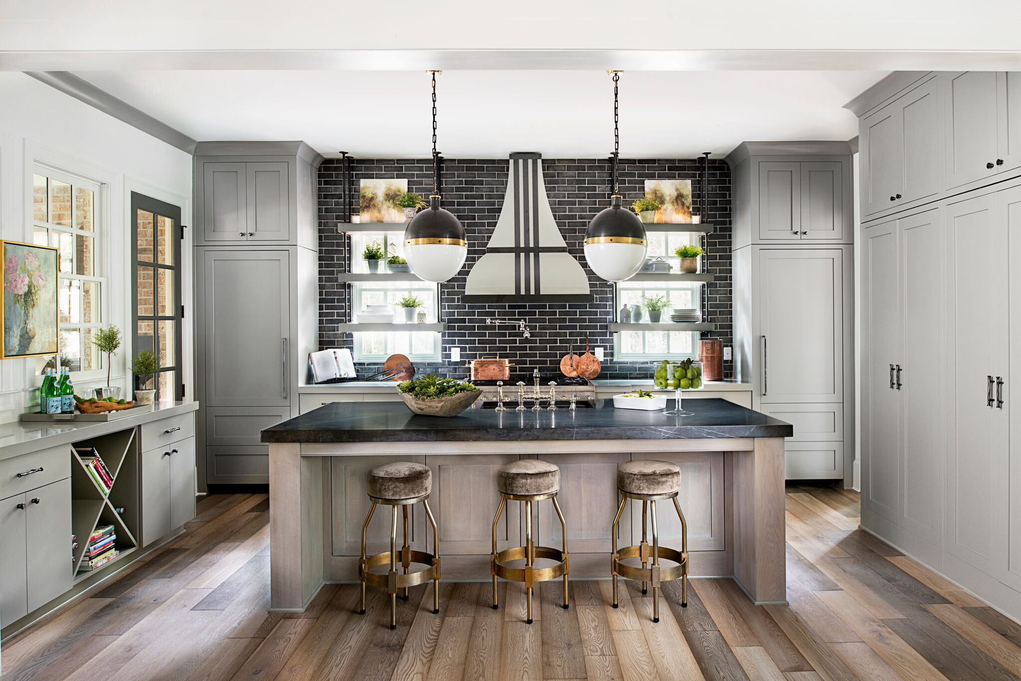 3 Navy Blue Paint Options For Your Kitchen Cabinets