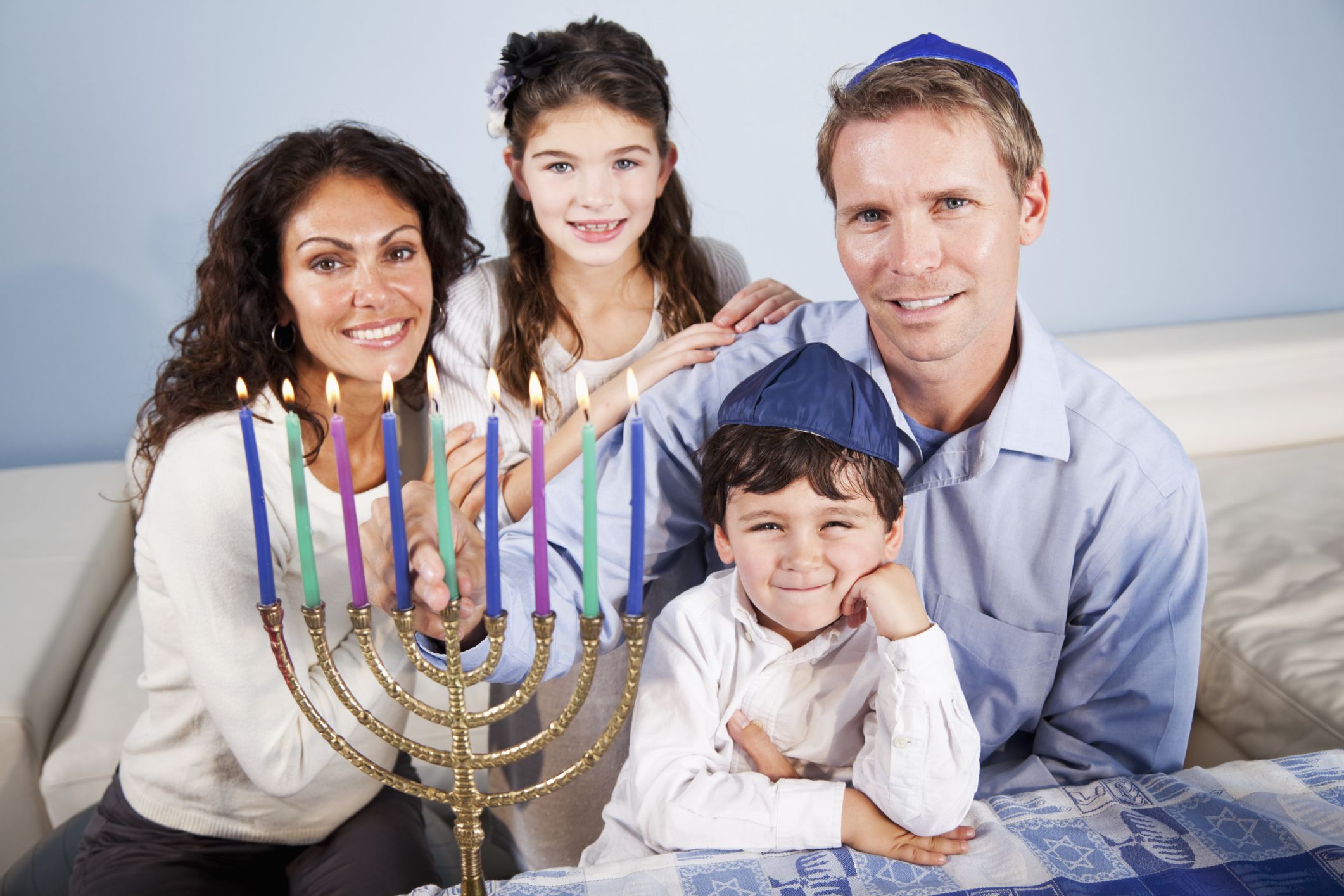 13 Beautiful Ways to Wish Jewish Folk "Happy Hanukkah!"