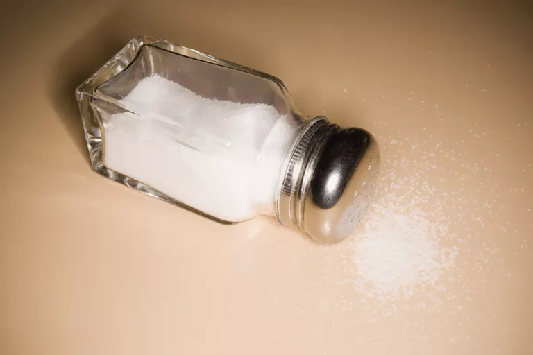 نمک در سدیم زیاد است.6 ماده معدنی مهم برای بدنسازی و حفظ سلامت بدن بادی پرشیا ، bodypersia