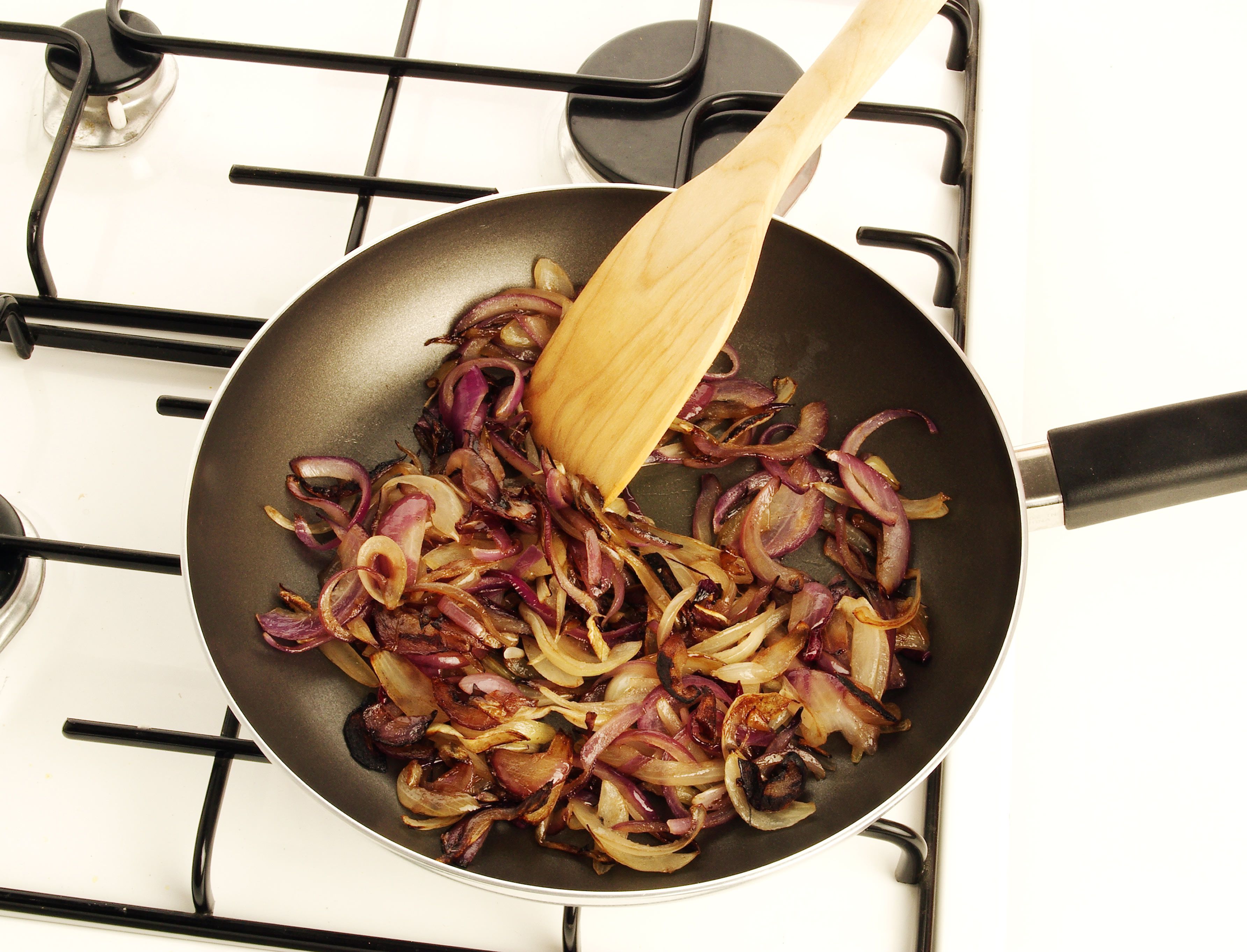 How To Caramelize Onions Step By Step Tutorial   GettyImages 121810954 58f7d3be3df78ca1598a1753 