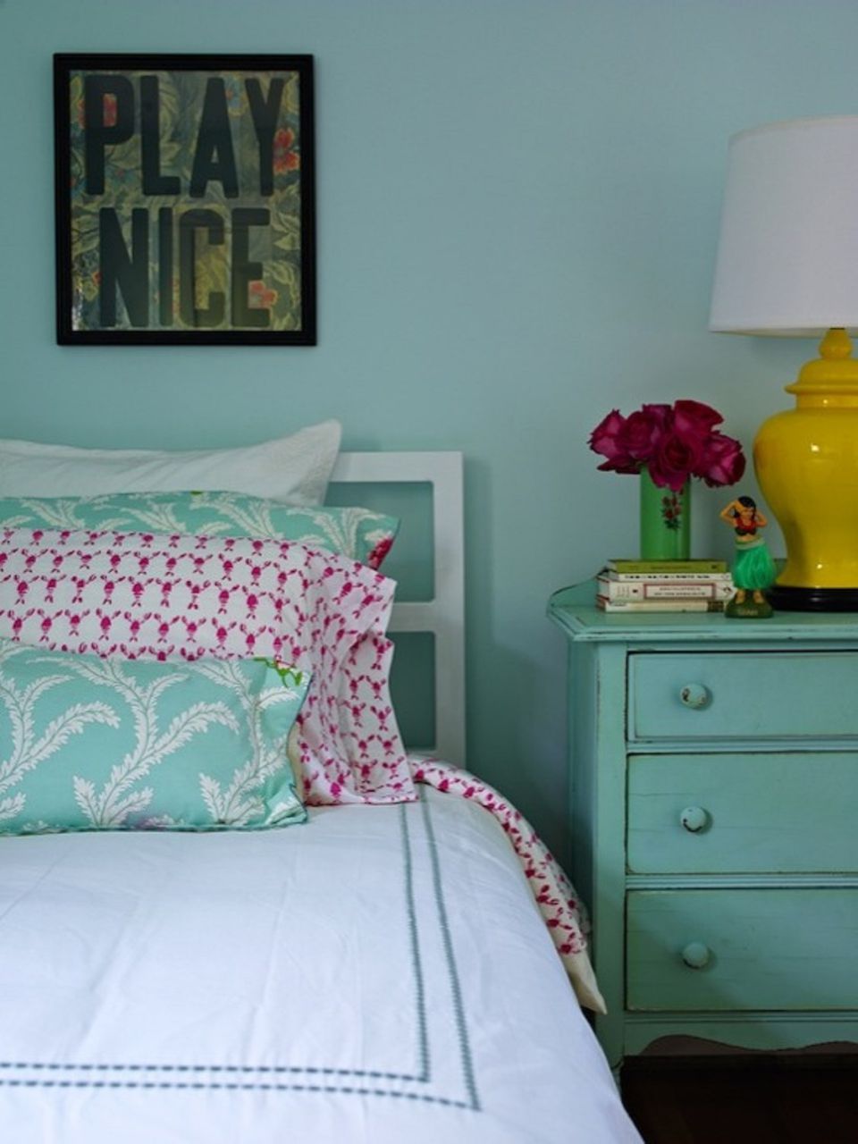 Vintage Bedroom Decorating Ideas and Photos