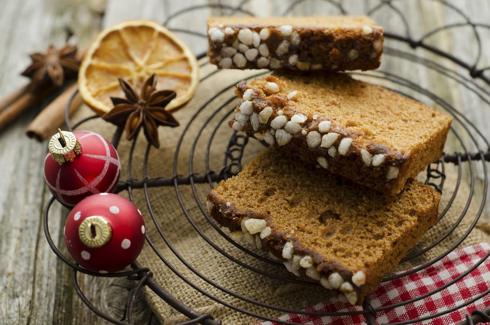 Traditional Polish Christmas Desserts - Pascha wielkanocna | Słodka Babka : This polish kołaczki recipe is made with a cream cheese dough that bakes up buttery and flaky.