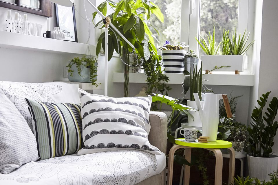 24 Decorating Solutions for Empty Corners
