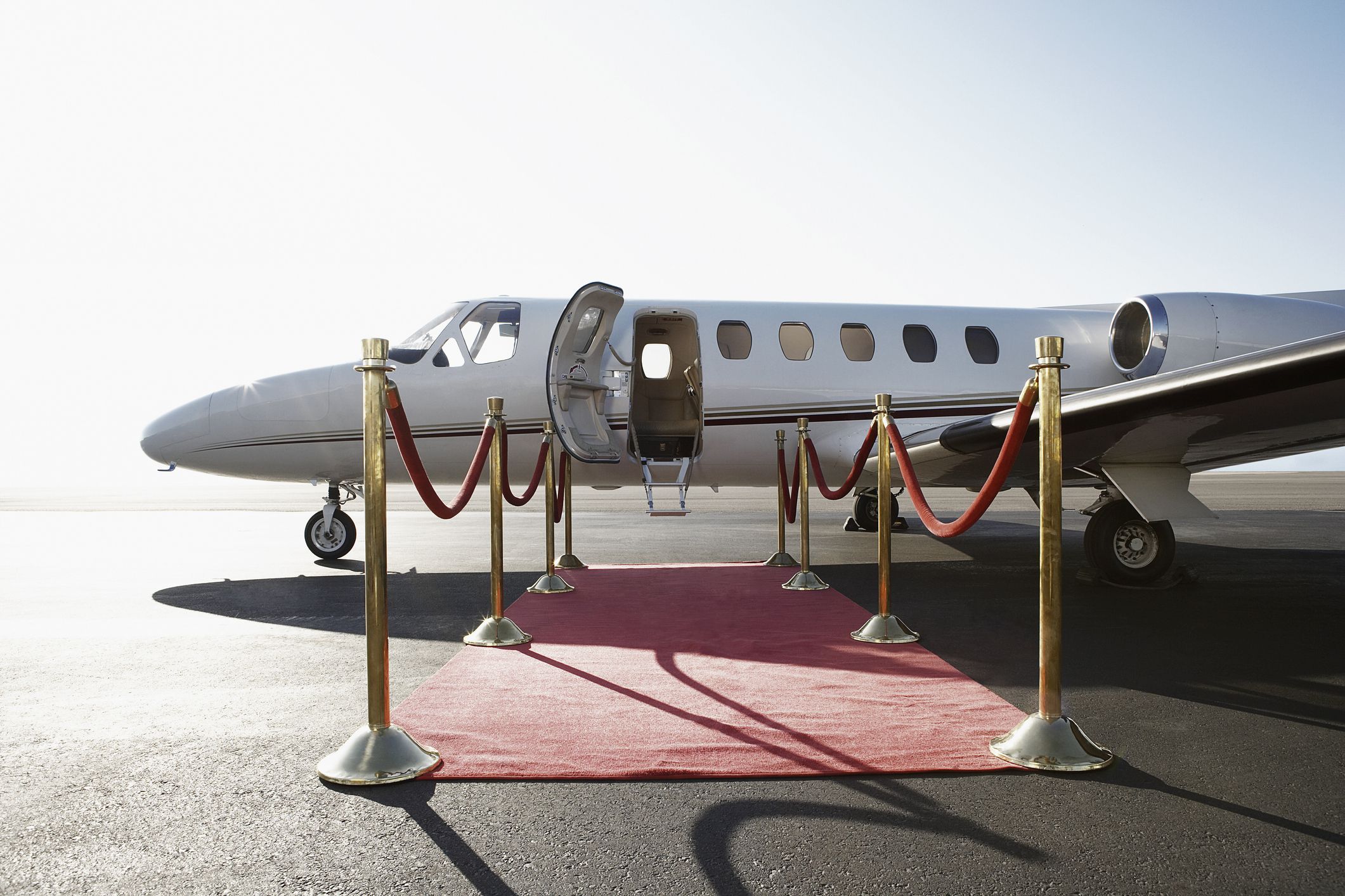 ELIOT HOUSE ► Be the star! Private-Jet-Getty-Images-597eb224d088c00011e41b2a
