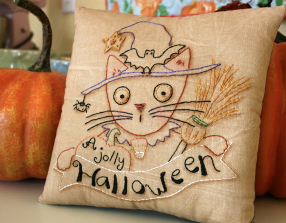 10 Free Halloween Themed Embroidery Patterns