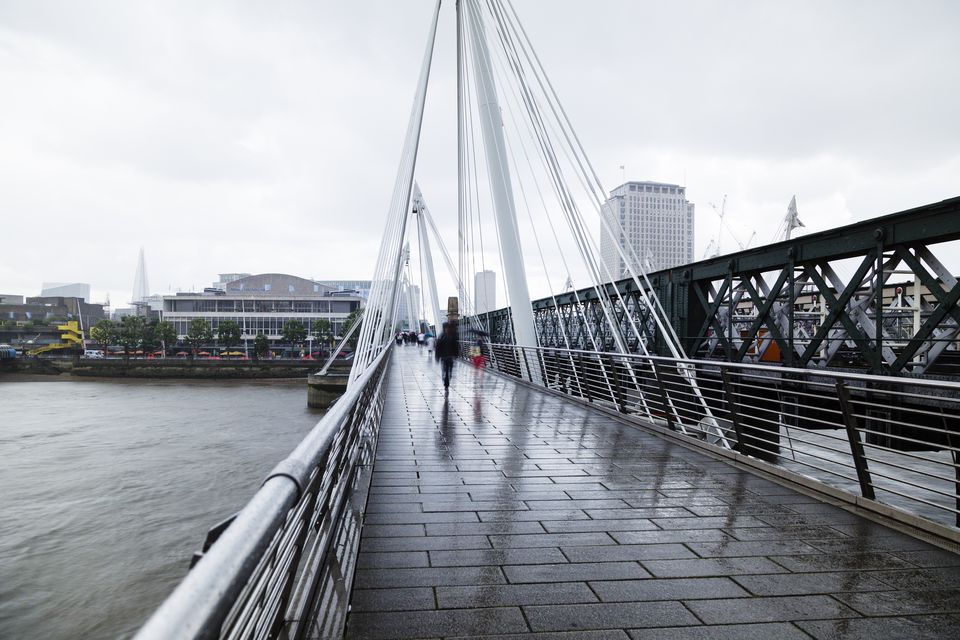 [Image: golden-jubilee-bridge-on-a-rainy-day--63...e137be.jpg]