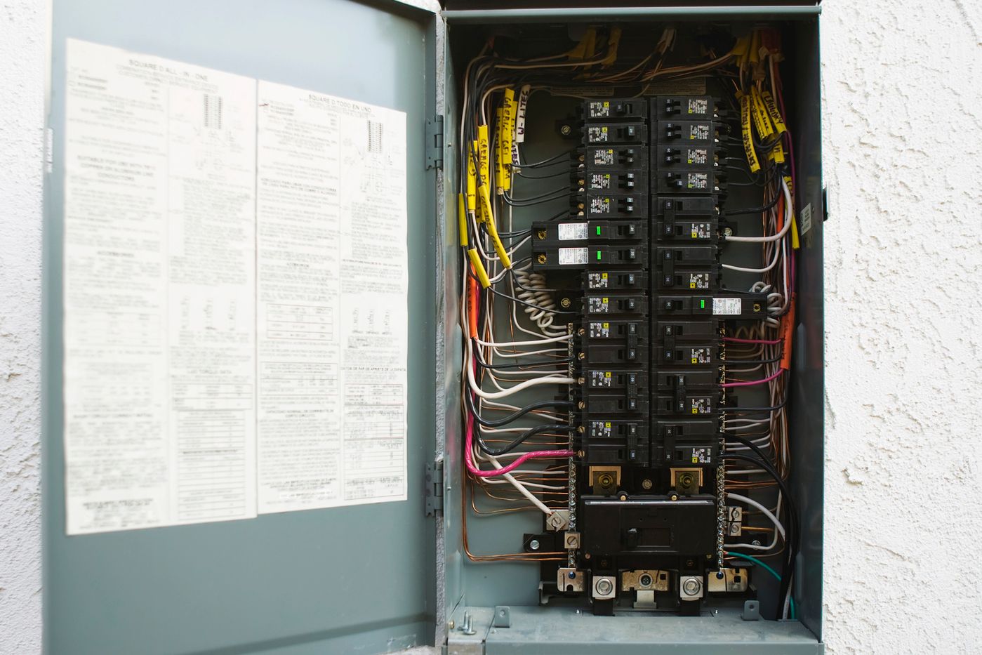 How to Install a 240-Volt Circuit Breaker electric range breaker wiring diagram 