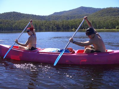 10 Differences Between Rowing and Paddling
