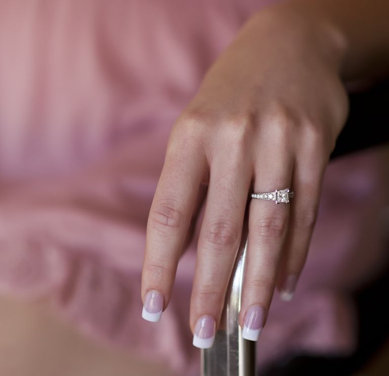 French Manicure — How to Do It Yourself at Home