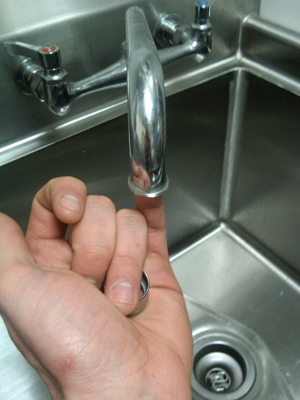 Cleaning A Blocked Faucet Aerator
