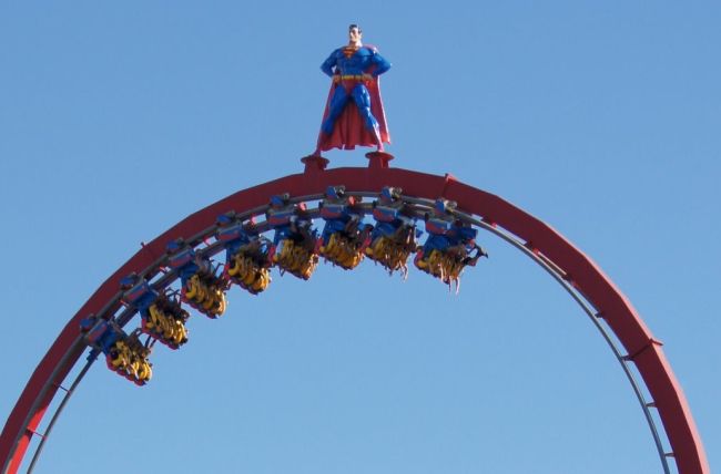 Развлечения 2024 года. Американская горка Superman Escape. Six Flags башня власти Супермена. Аттракцион Супермен. Аттракционы 2023.
