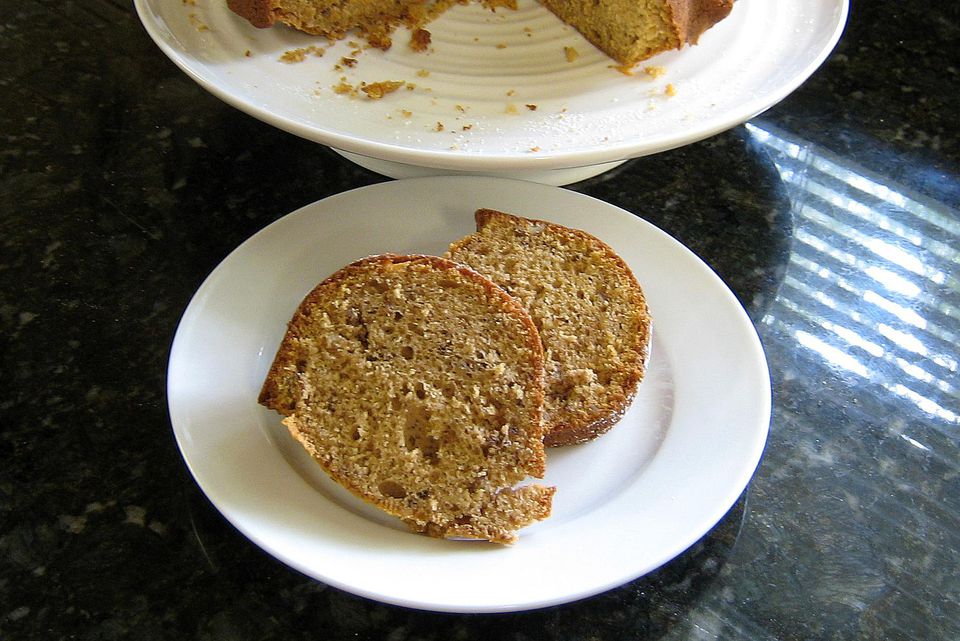 Easy Sweet Potato Cake Recipe with Chopped Pecans
