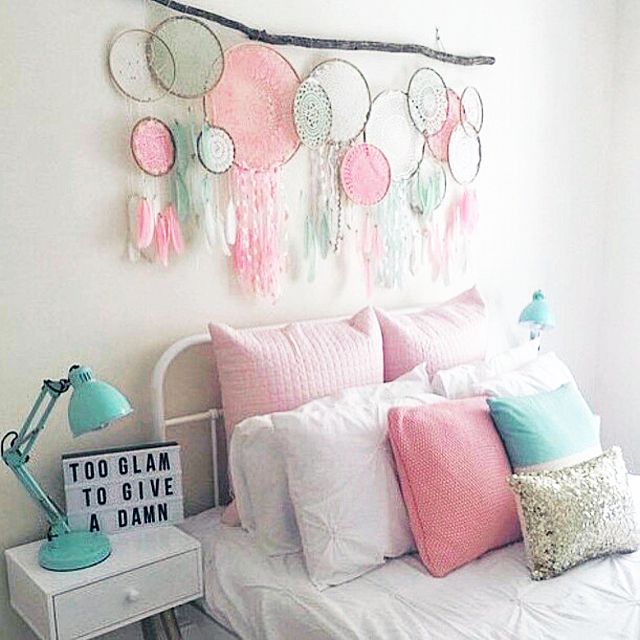 24 Wall Decor Ideas for Girls' Rooms