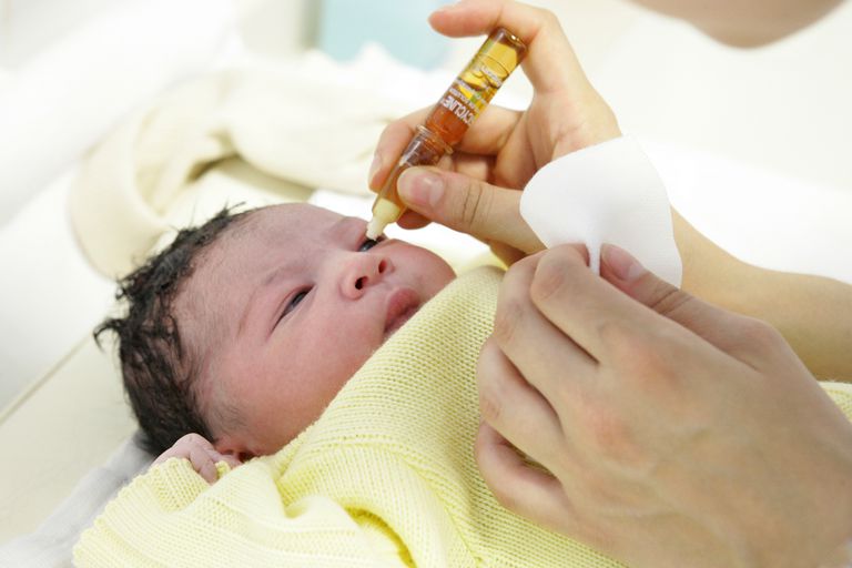 newborn-eye-ointment-at-birth