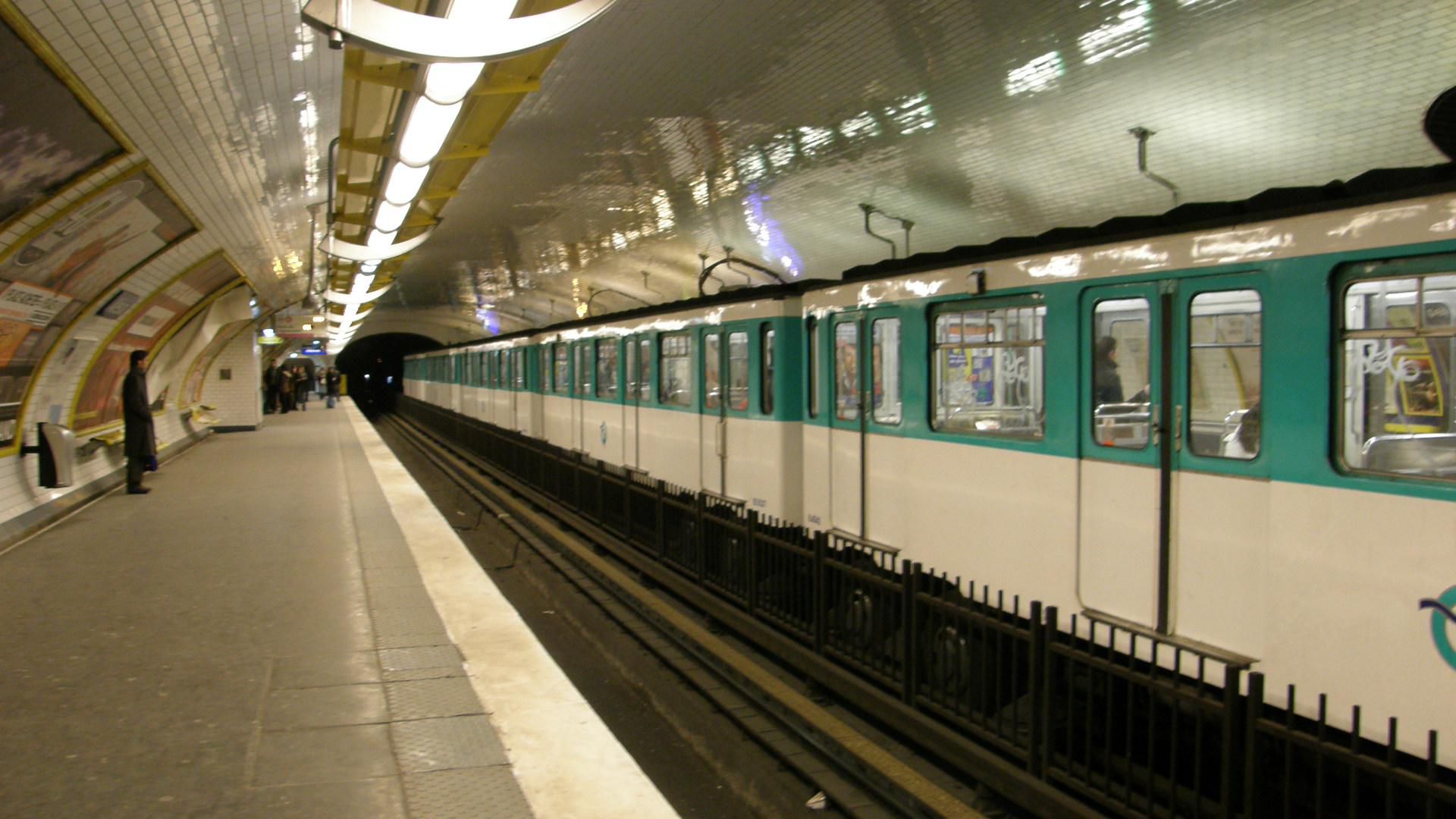 How to Ride the Paris Metro Public Transportation System