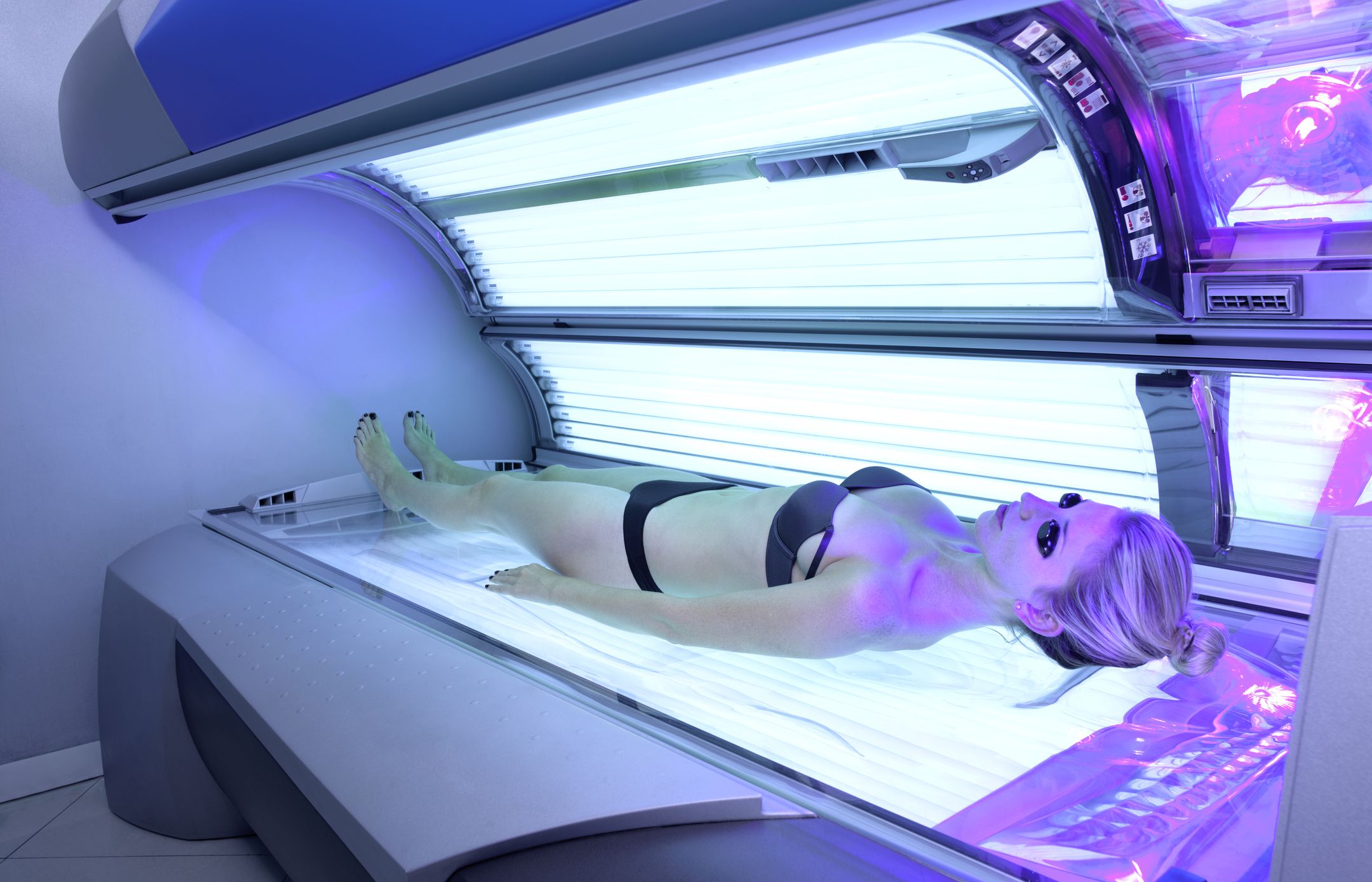 Can You Use Sunscreen In A Tanning Bed-2069
