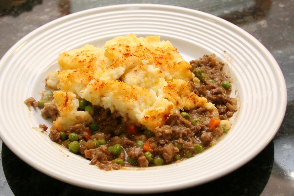 Cottage Pie Recipe with Beef and Mashed Potato Topping