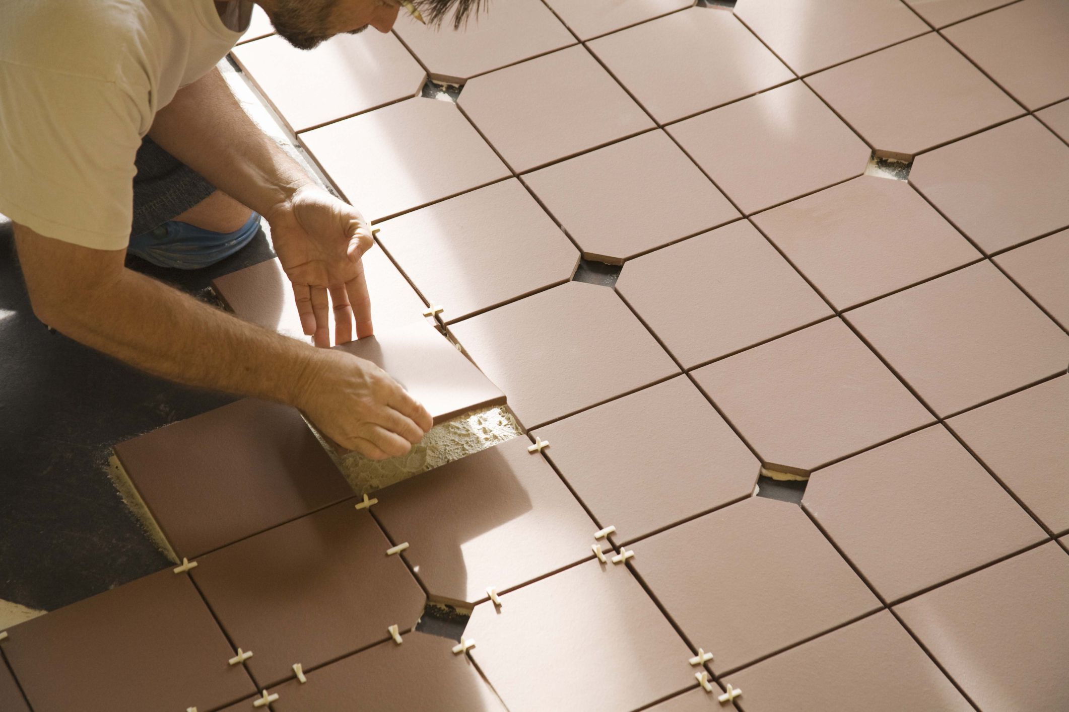 Installing Ceramic Floor Tile 86464768 56a4a0555f9b58b7d0d7e391