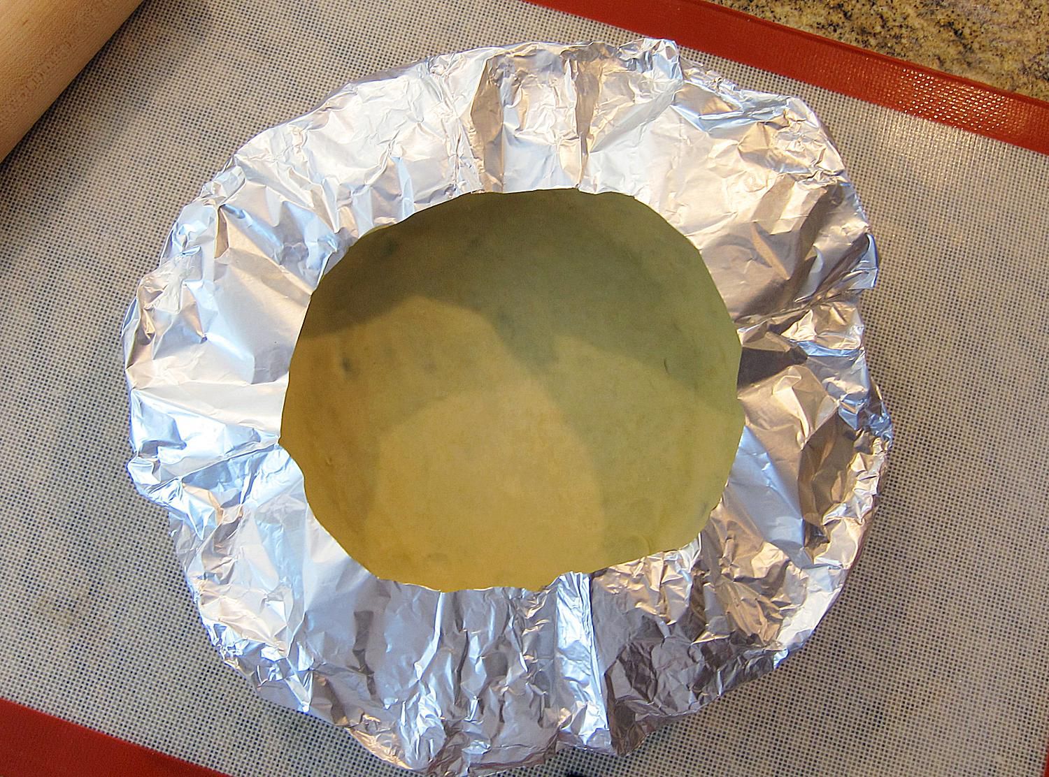 How to Make a Foil Ring for Pie Crust