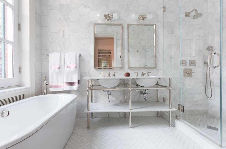 the best tile ideas for small bathrooms