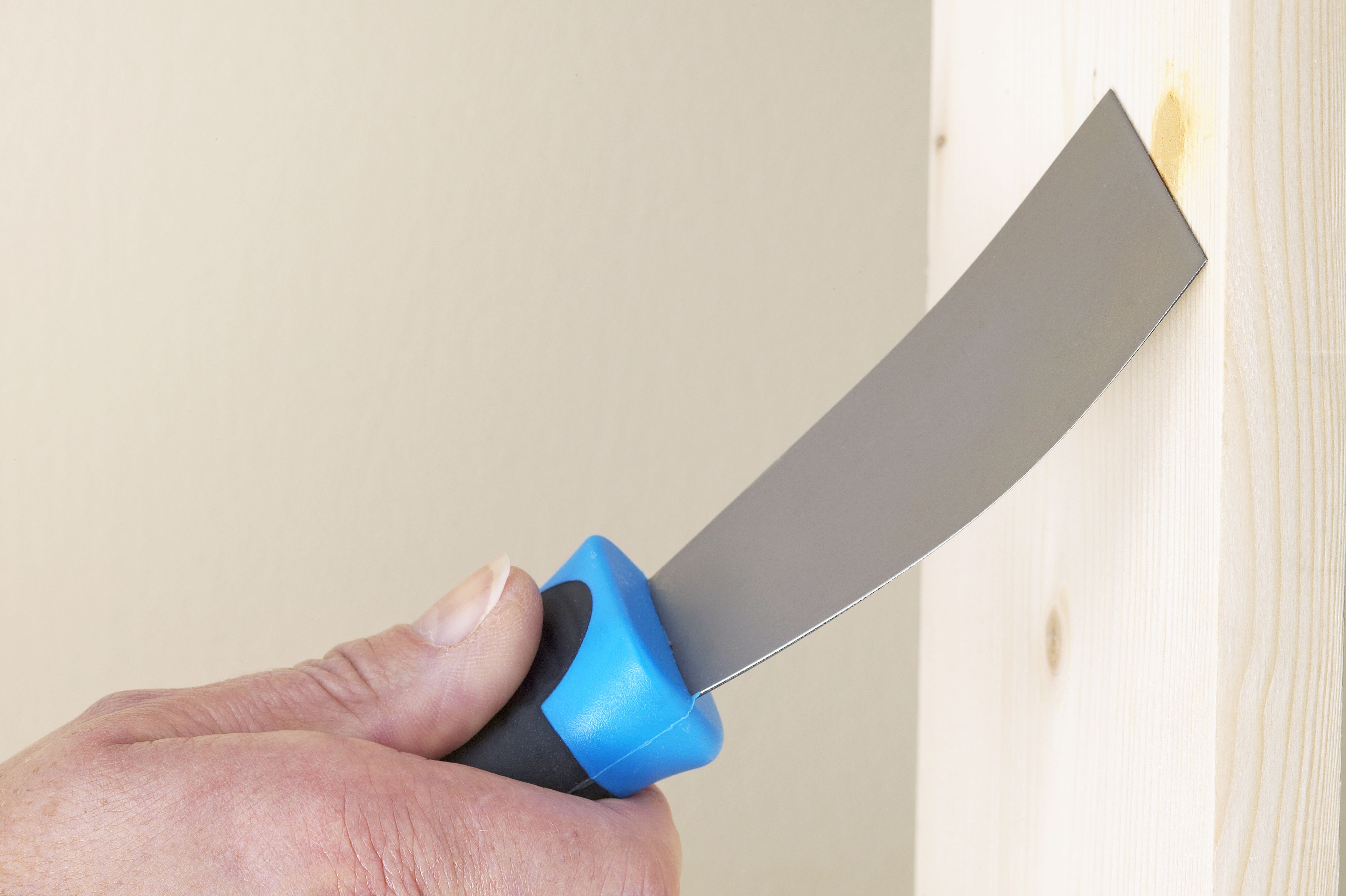 guide-to-filling-nail-holes-in-trim