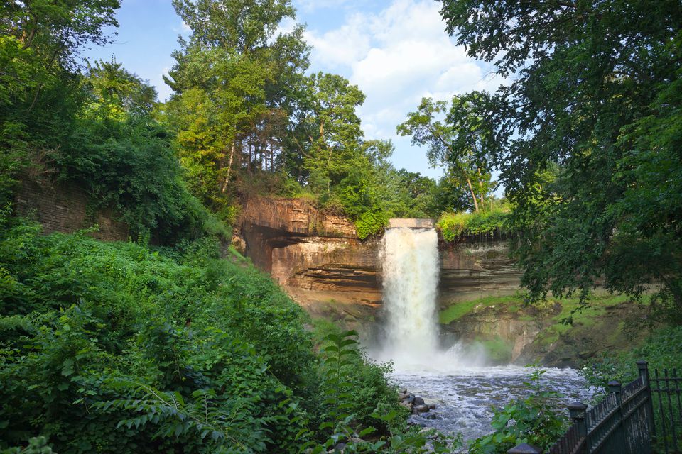 A Guide to Minnehaha Park in Minneapolis