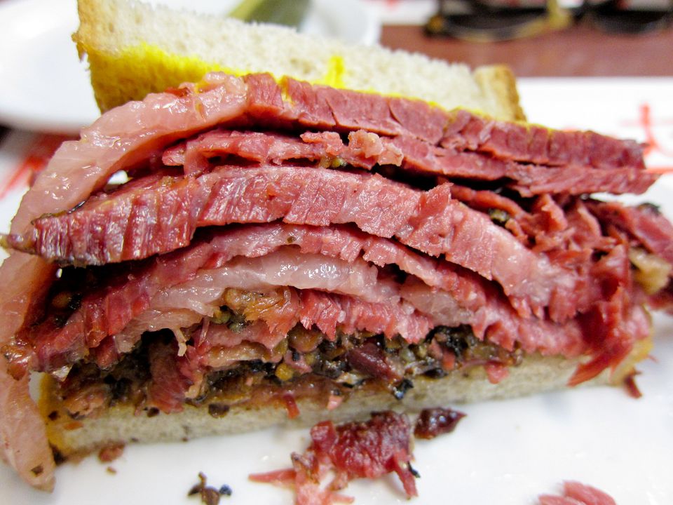 Montreal Smoked Meat Guide (Best in the City)
