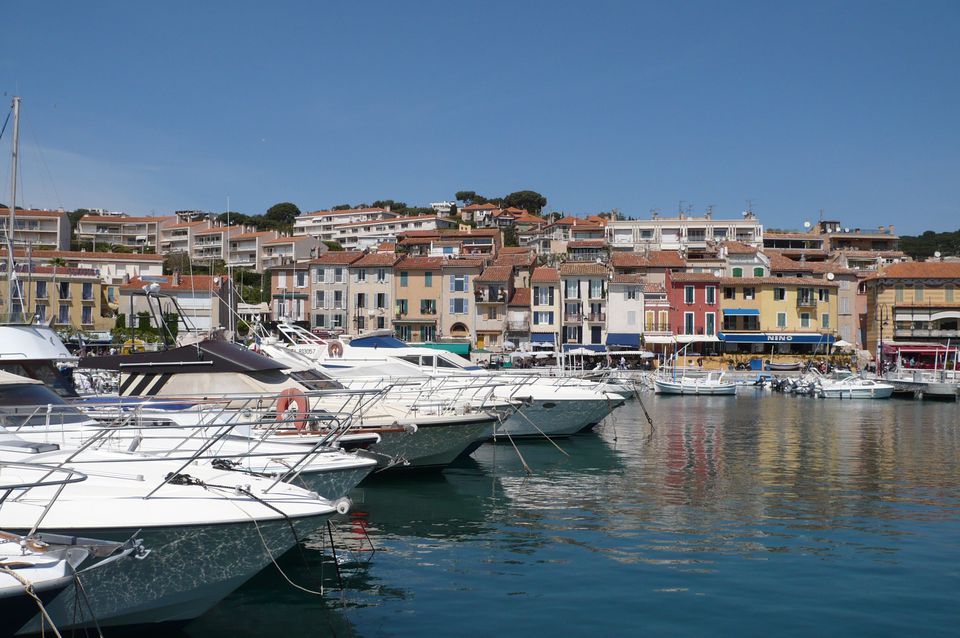 Mediterranean Beaches from the Pyrenees to Hyeres