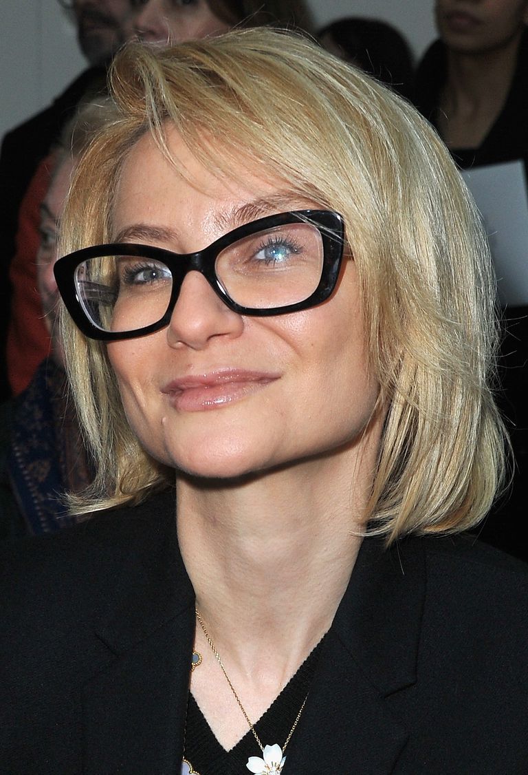 Choosing Eyeglass Frames For Older Women