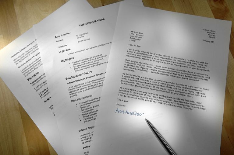 How To Write A Covering Letter For A Job   172874875 56b093425f9b58b7d02424ca 