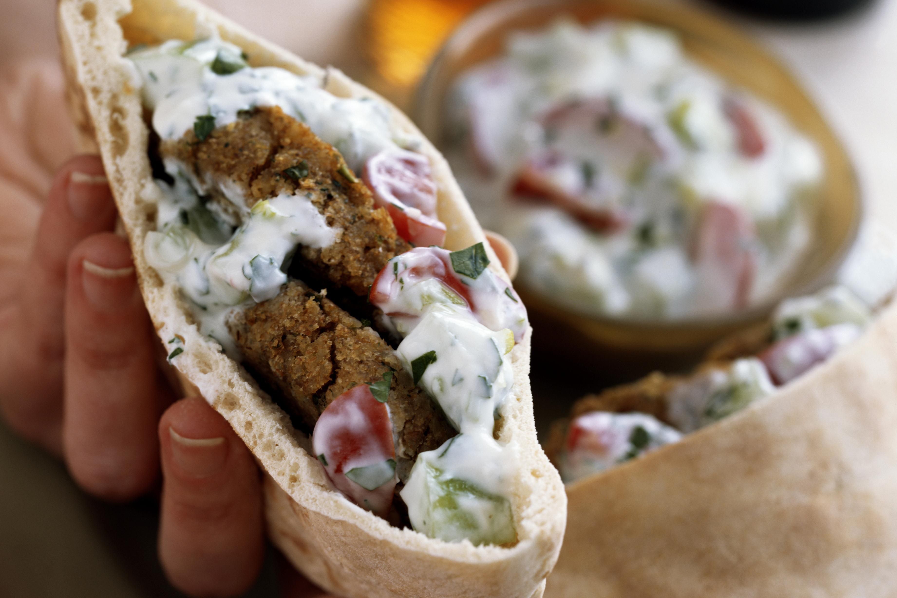 Falafel Pita Sandwich Recipe (With Vegetables and Tahini)